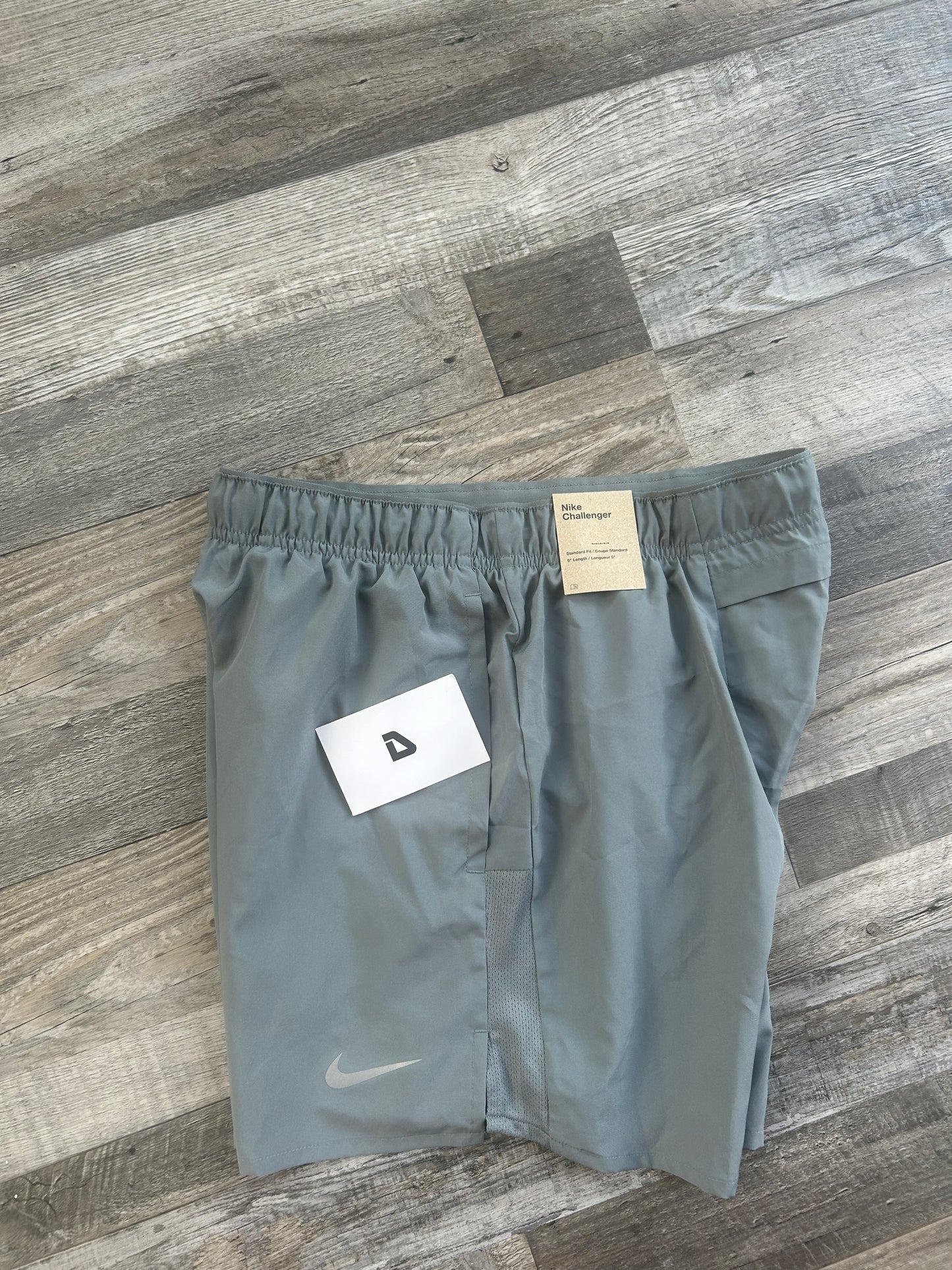 Nike challenger shorts “Smoke grey”