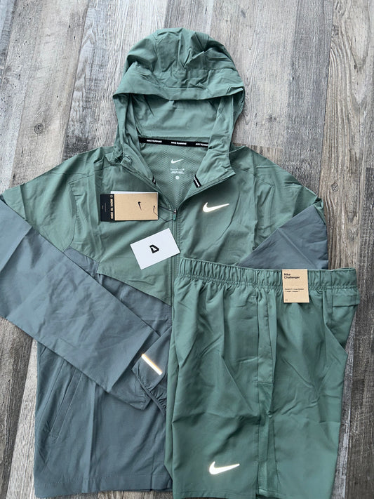Nike Windrunner set with shorts “Pine Green”