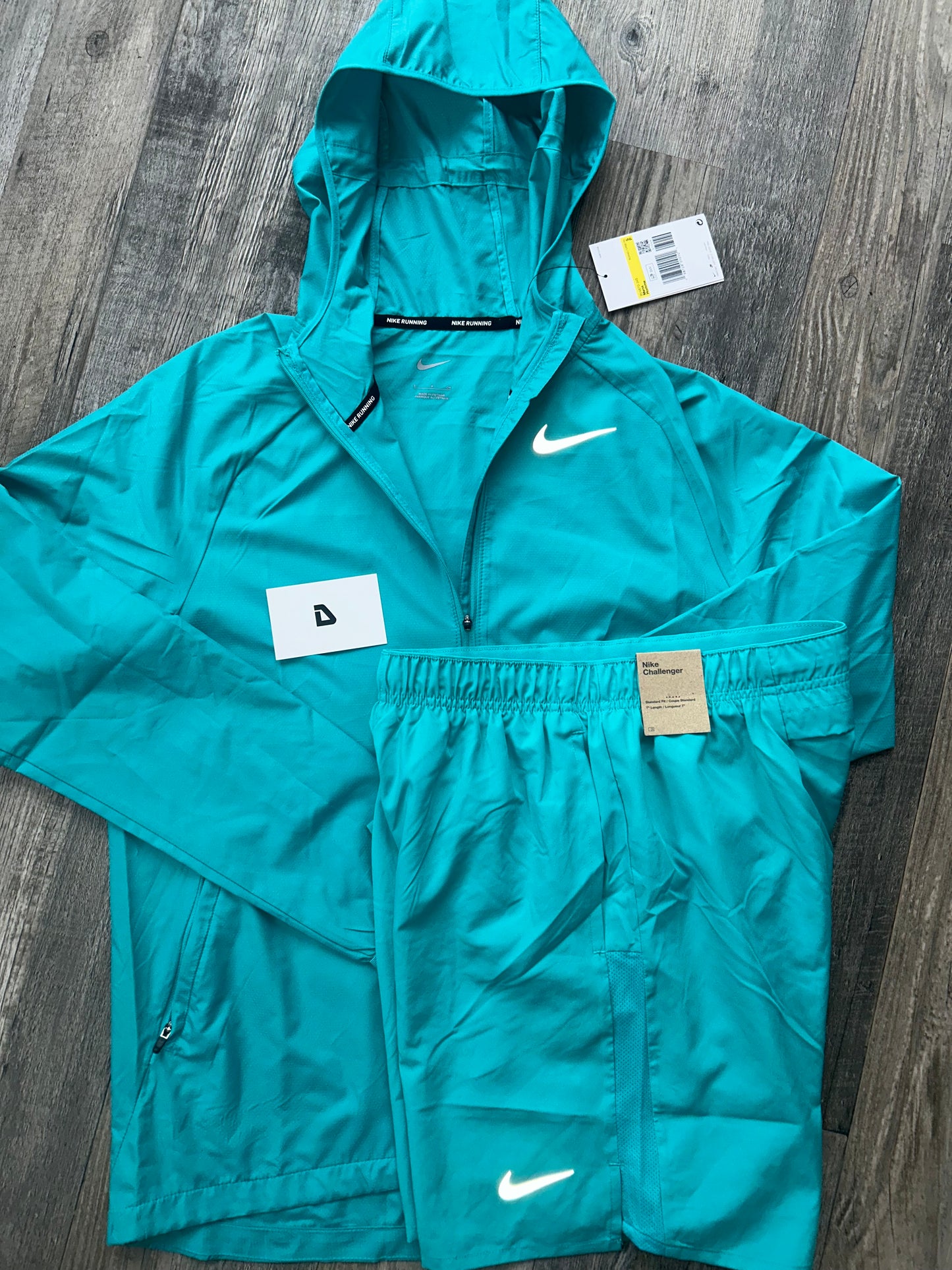 Nike Windrunner set with shorts “Dusty cactus”