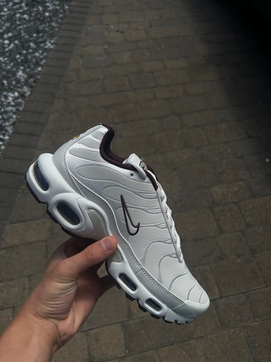 Nike air max plus Tn “Burgundy/creams”