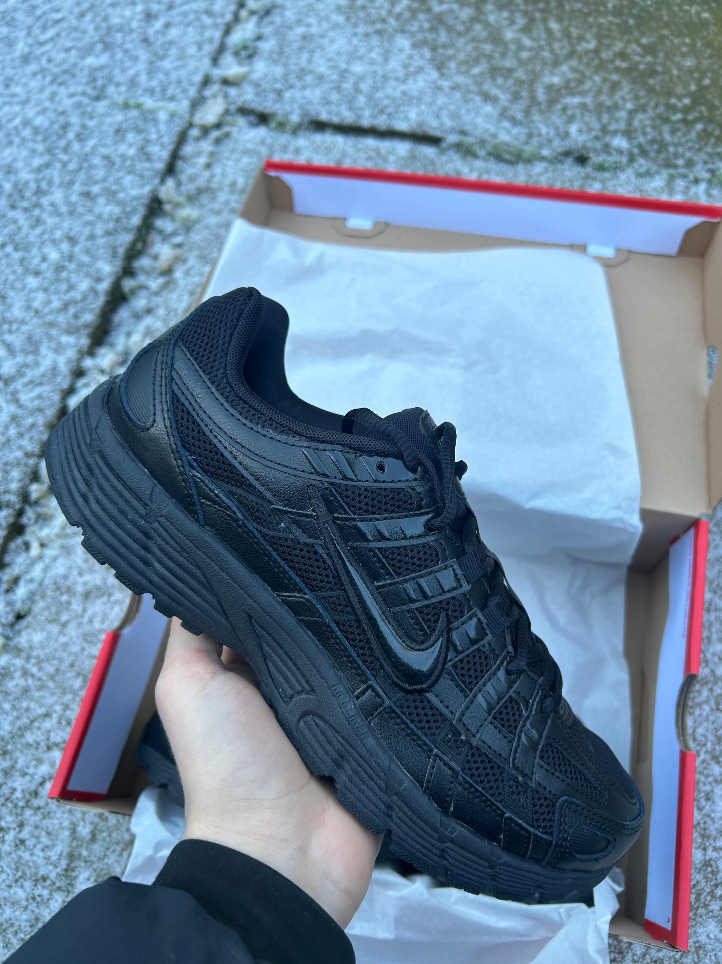 Nike P6000 “Triple black”